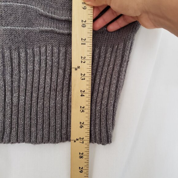 Woman Style and Co Grey Striped Sparkle Short Sleeve Top Blouse Size M - Picture 4 of 8